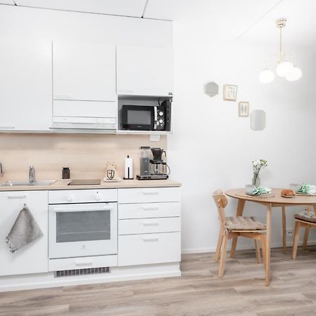 New Studio Apartment With Free Parking Kuopio Bagian luar foto
