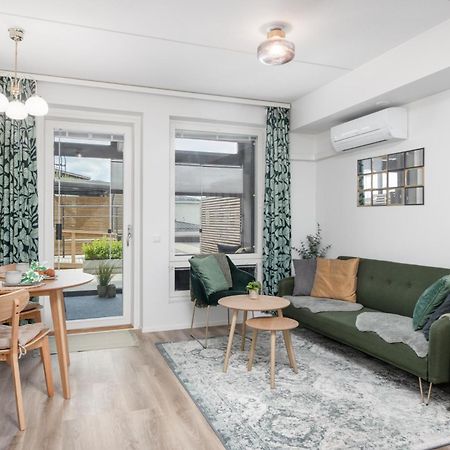 New Studio Apartment With Free Parking Kuopio Bagian luar foto