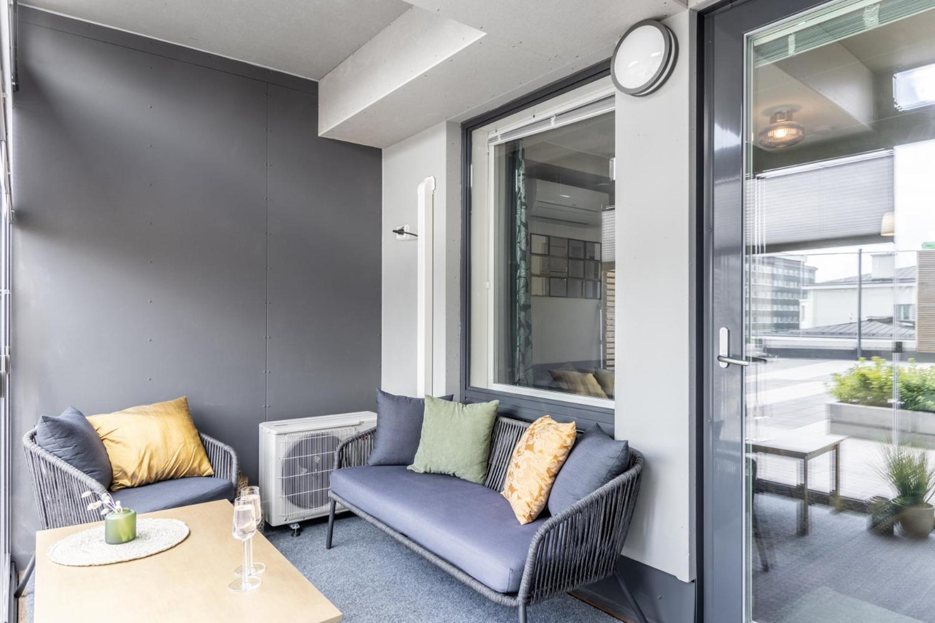 New Studio Apartment With Free Parking Kuopio Bagian luar foto